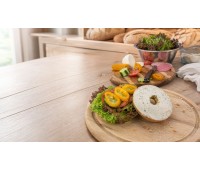 Bägel mit Gemüse und Frischkäse Bägel mit Gemüse und Frischkäse