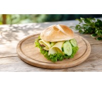 Tafelbrötchen mit Gouda, Butter, Gemüse Tafelbrötchen mit Gouda, Butter, Gemüse